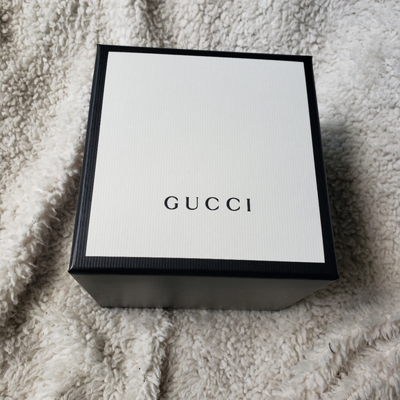 Gucci Mother of Pearl Plexiglass 24mm Quartz Watch Red White Blue - Picture 7 of 7